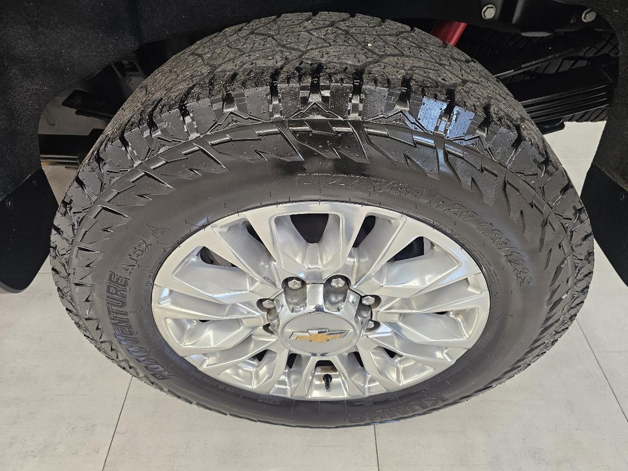 Chevrolet Silverado 3500HD 4WD Crew Cab 159" High Country 2023