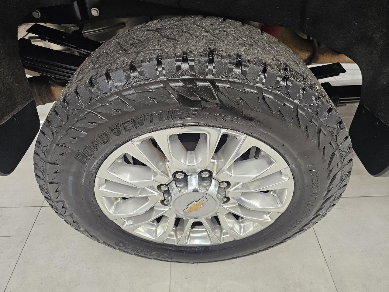 Chevrolet Silverado 3500HD 4WD Crew Cab 159" High Country 2023