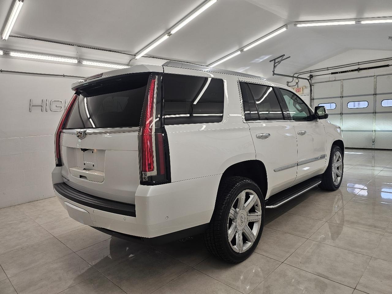 Cadillac Escalade 4WD 4dr Luxury 2020