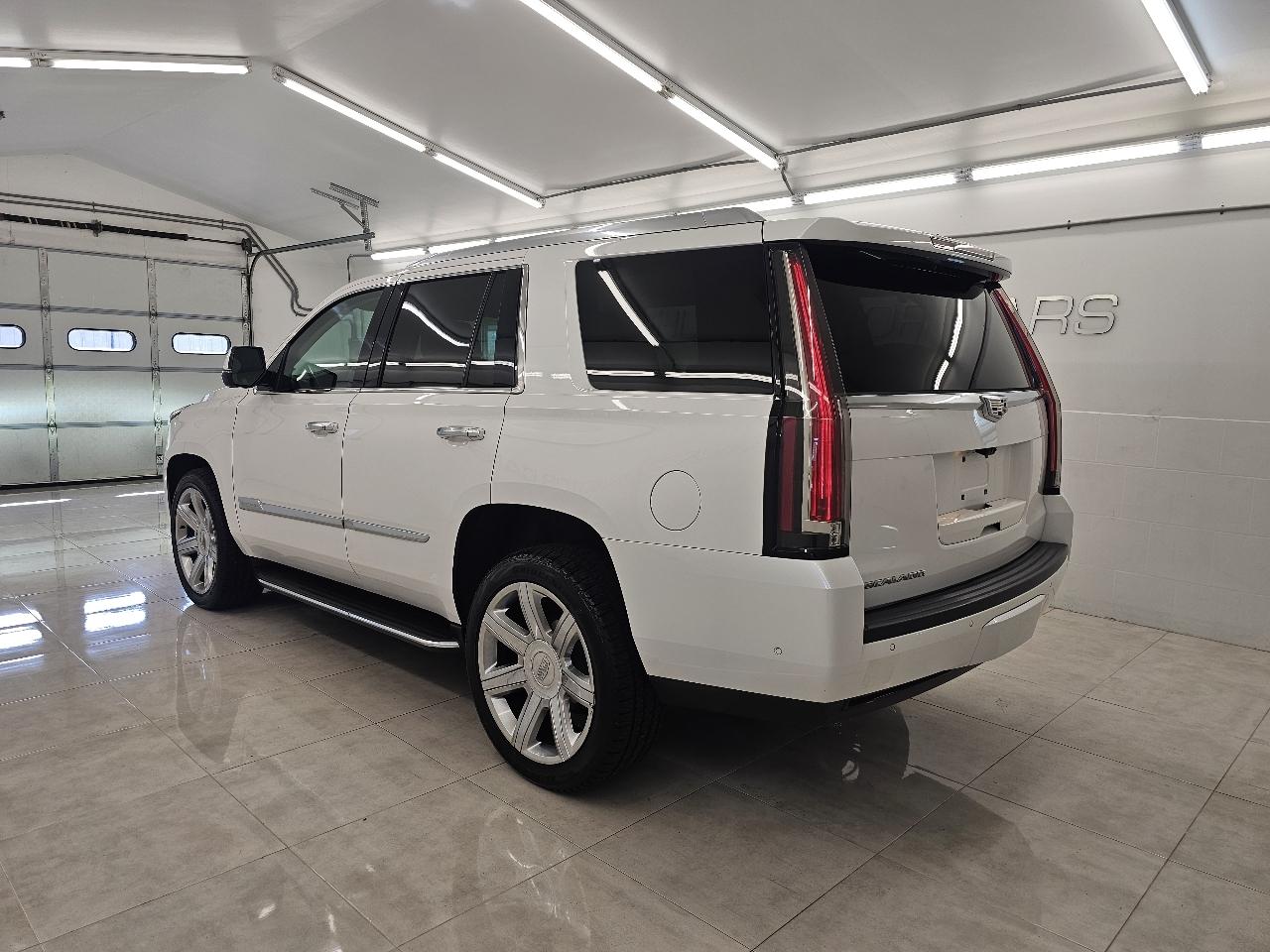 Cadillac Escalade 4WD 4dr Luxury 2020