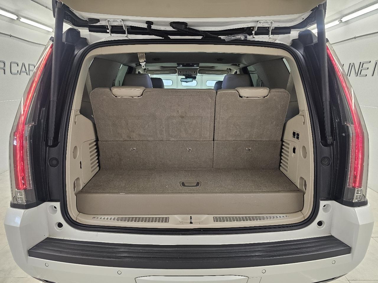 Cadillac Escalade 4WD 4dr Luxury 2020