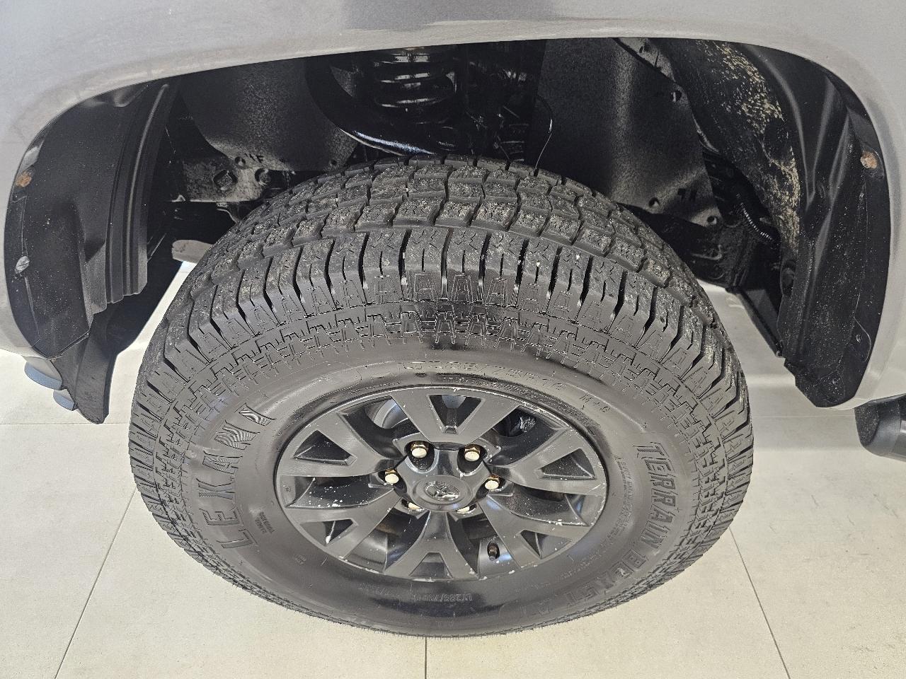 Toyota Tacoma 4WD TRD Off Road Double Cab 5' Bed V6 MT (Natl) 2019