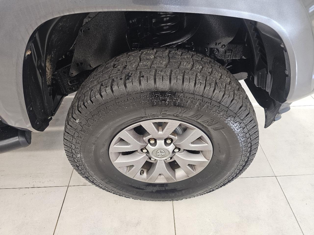Toyota Tacoma 4WD TRD Off Road Double Cab 5' Bed V6 MT (Natl) 2019