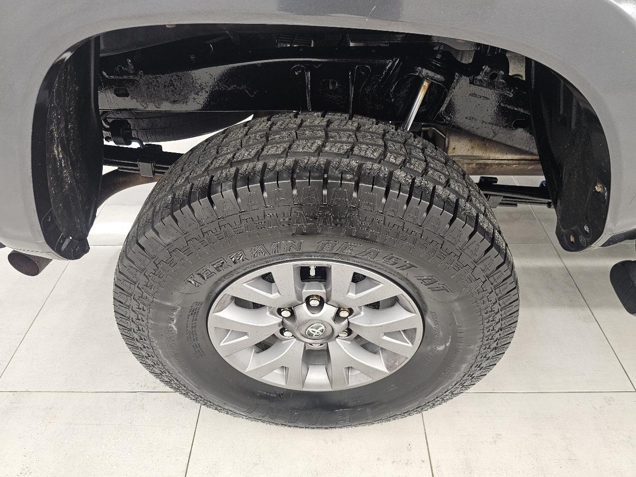 Toyota Tacoma 4WD TRD Off Road Double Cab 5' Bed V6 MT (Natl) 2019