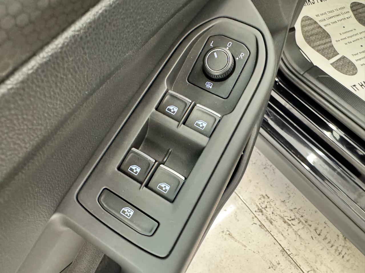 Volkswagen Golf GTI 2.0T SE Manual 2022