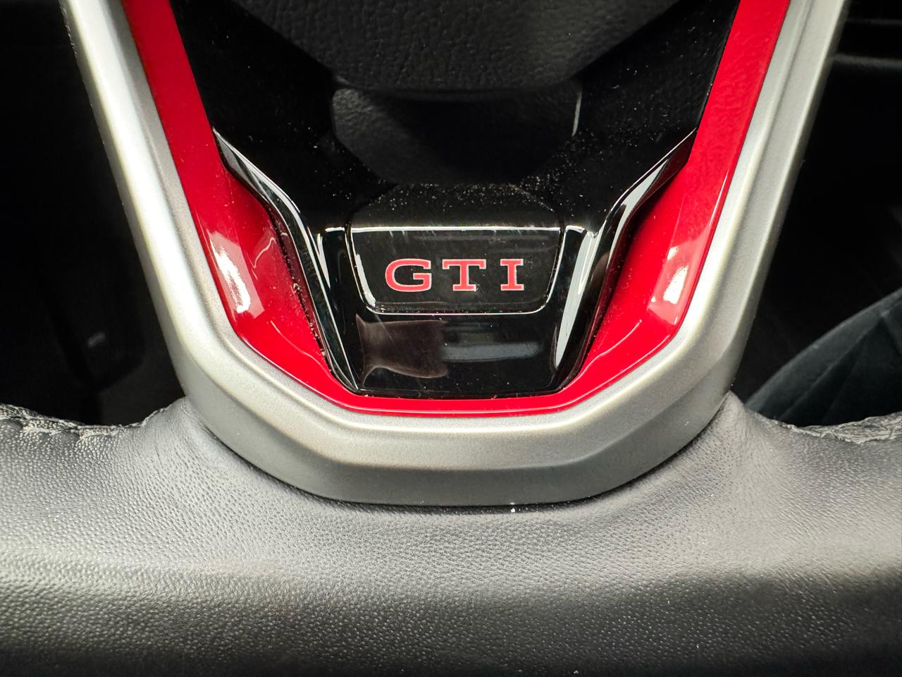 Volkswagen Golf GTI 2.0T SE Manual 2022