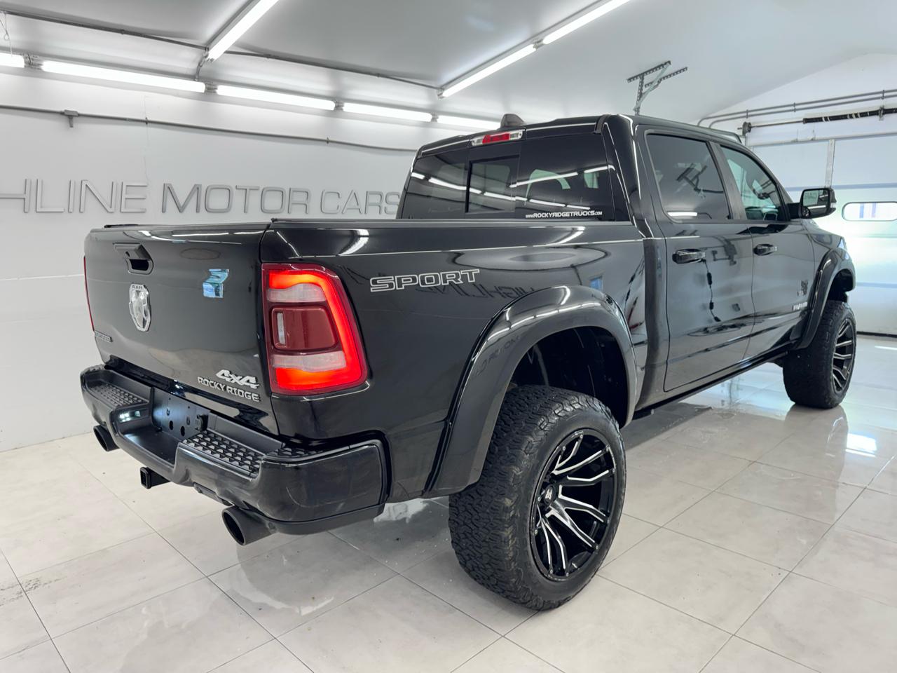 RAM 1500 Big Horn 4x4 Crew Cab 5'7" Box 2021