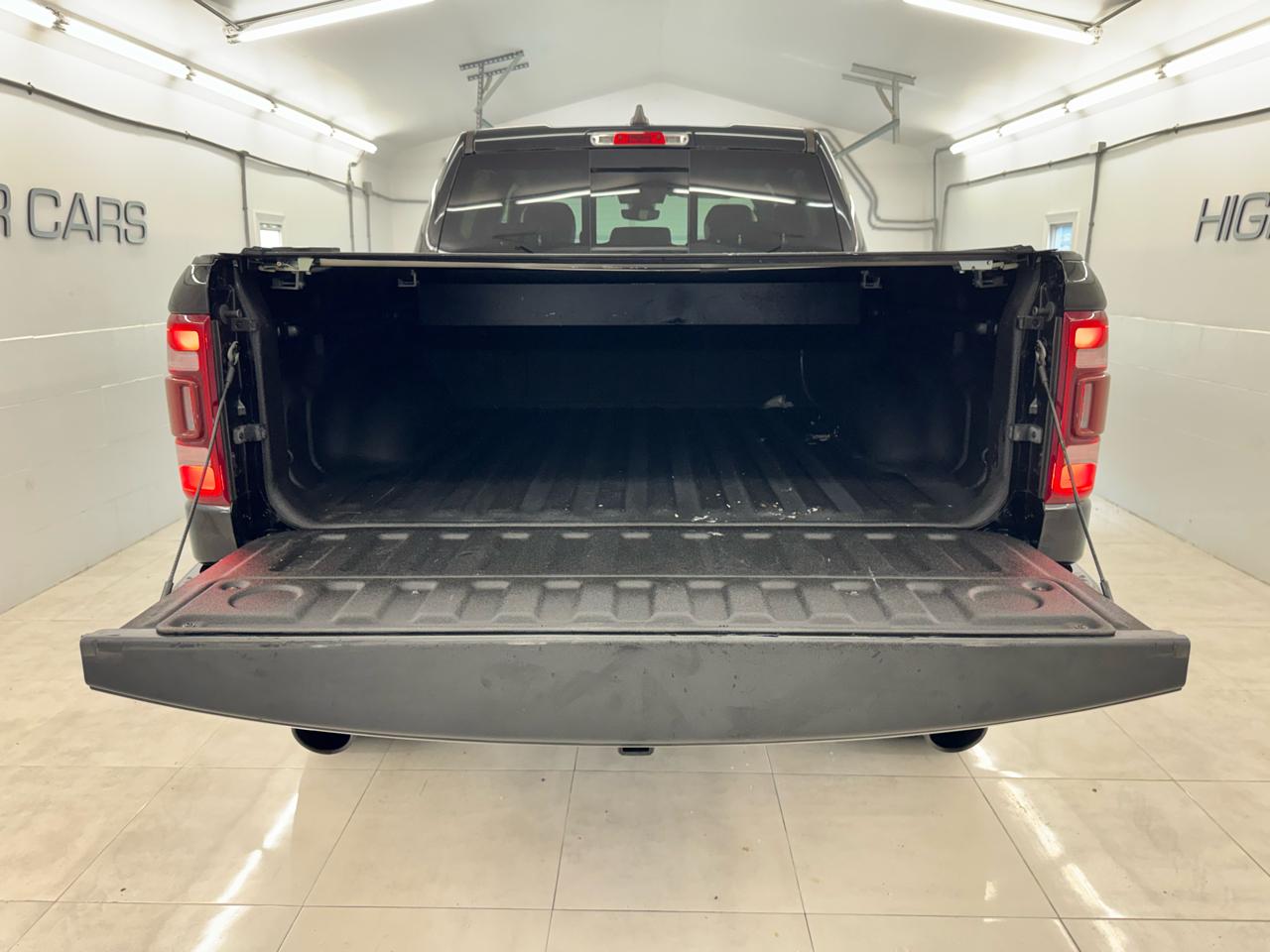 RAM 1500 Big Horn 4x4 Crew Cab 5'7" Box 2021
