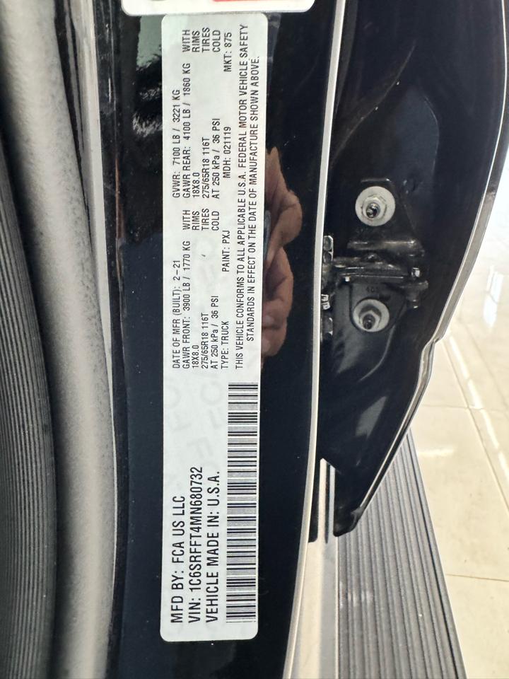 RAM 1500 Big Horn 4x4 Crew Cab 5'7" Box 2021