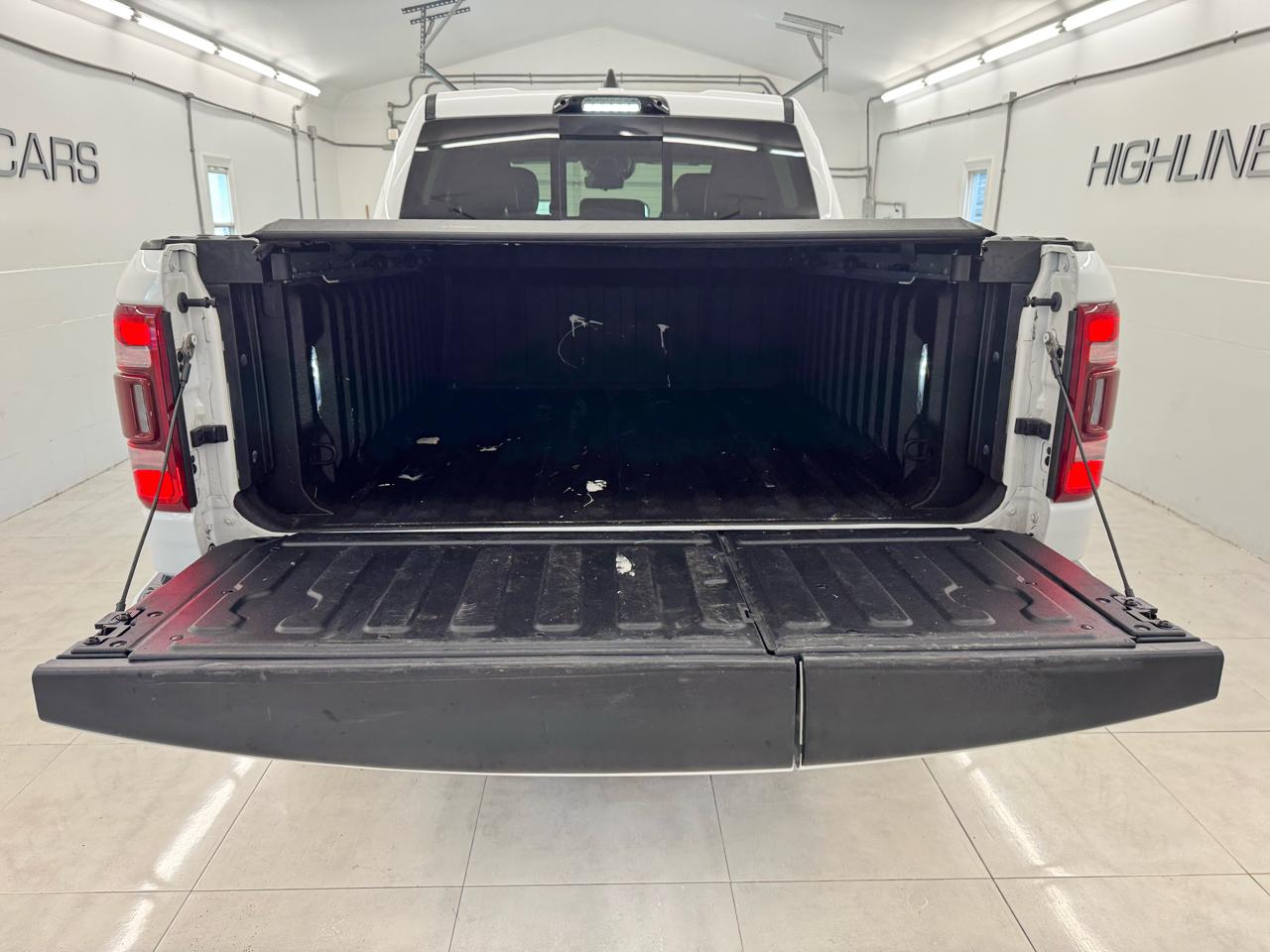 RAM 1500 Longhorn 4x4 Crew Cab 5'7" Box 2024