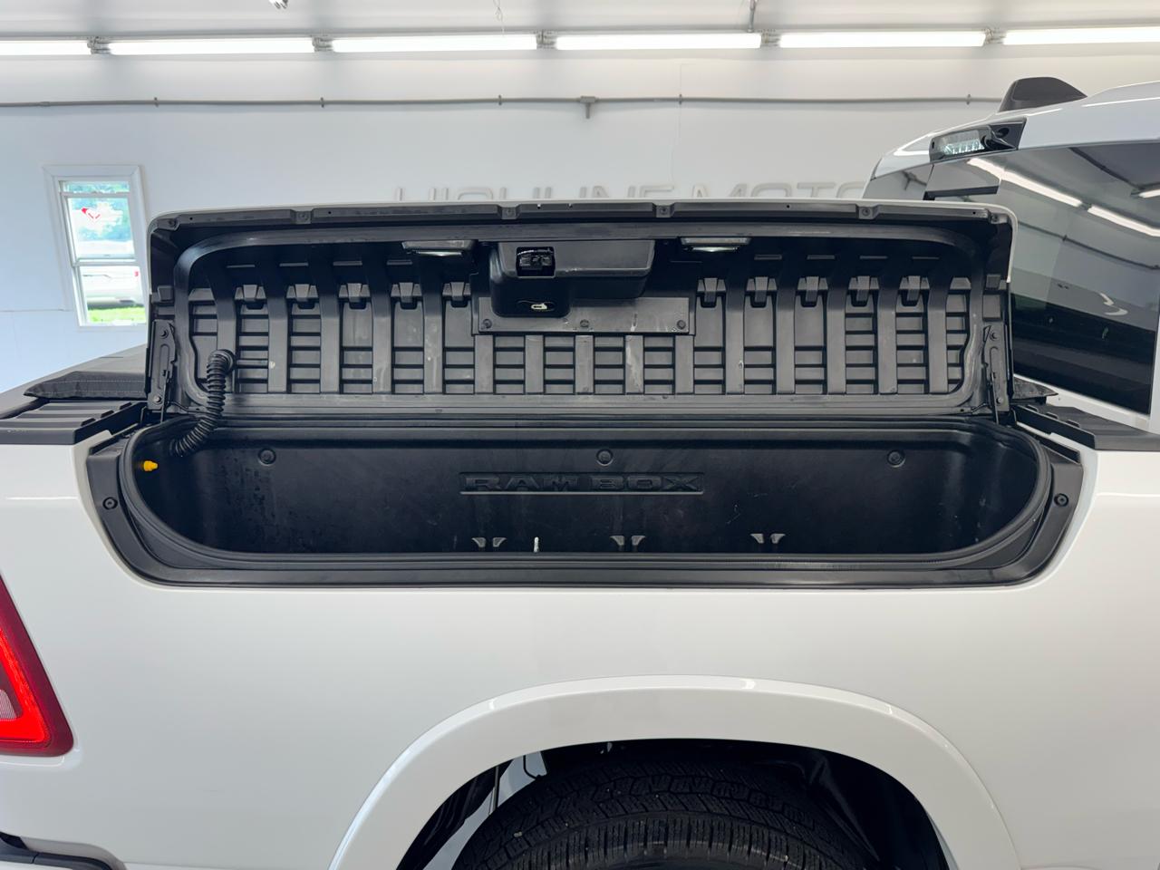 RAM 1500 Longhorn 4x4 Crew Cab 5'7" Box 2024