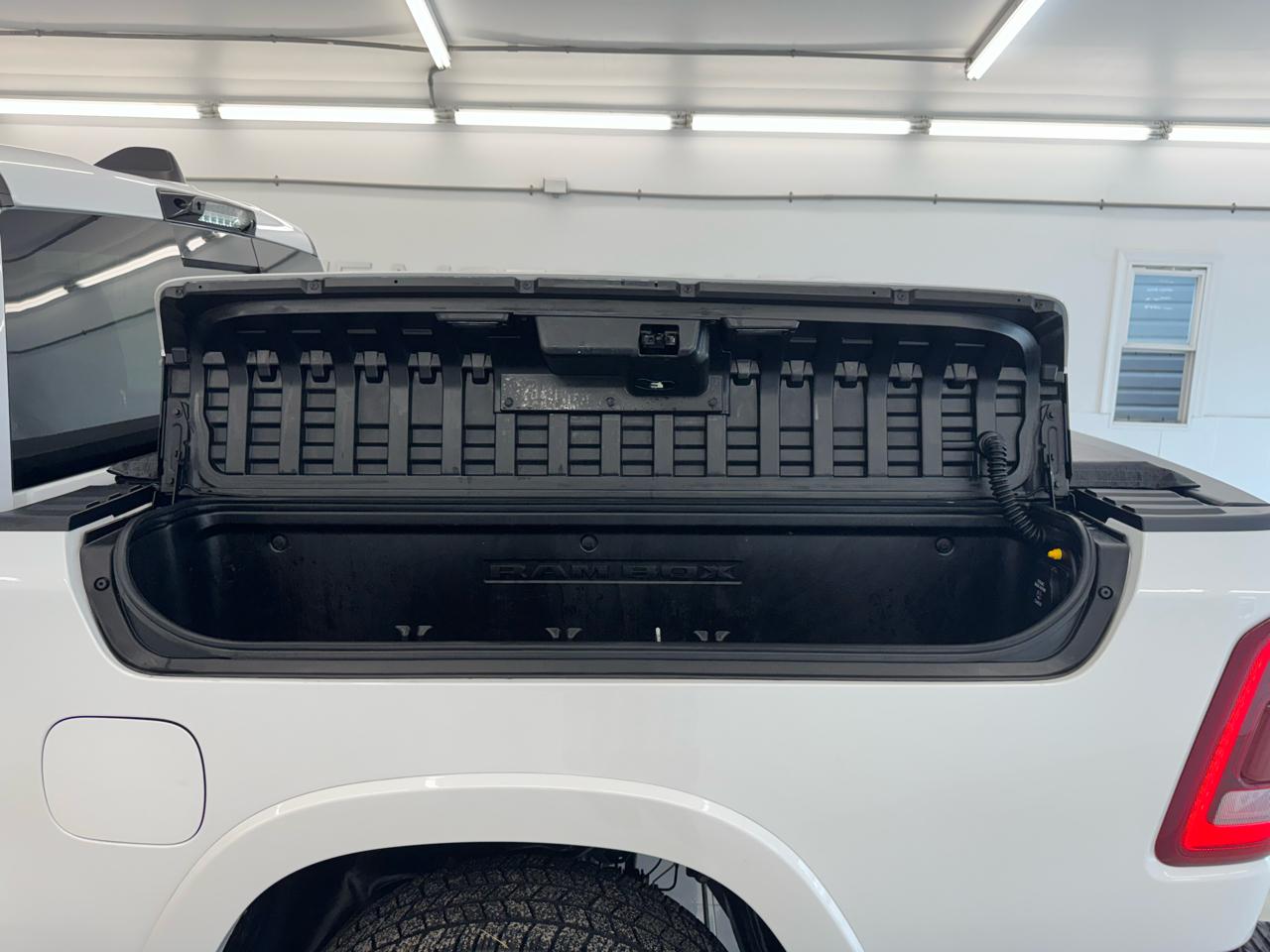 RAM 1500 Longhorn 4x4 Crew Cab 5'7" Box 2024