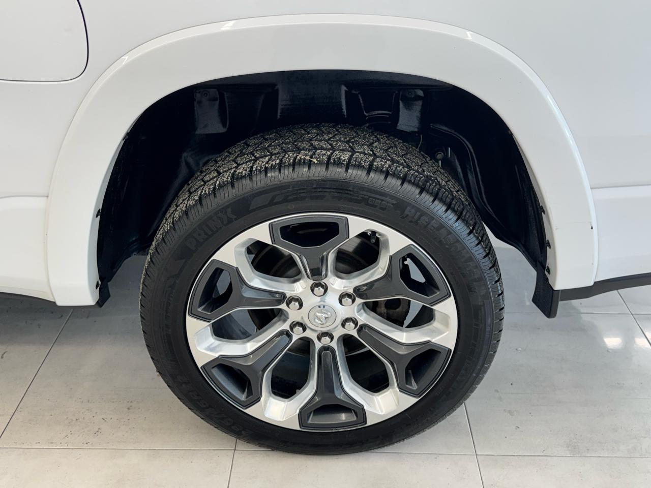 RAM 1500 Longhorn 4x4 Crew Cab 5'7" Box 2024