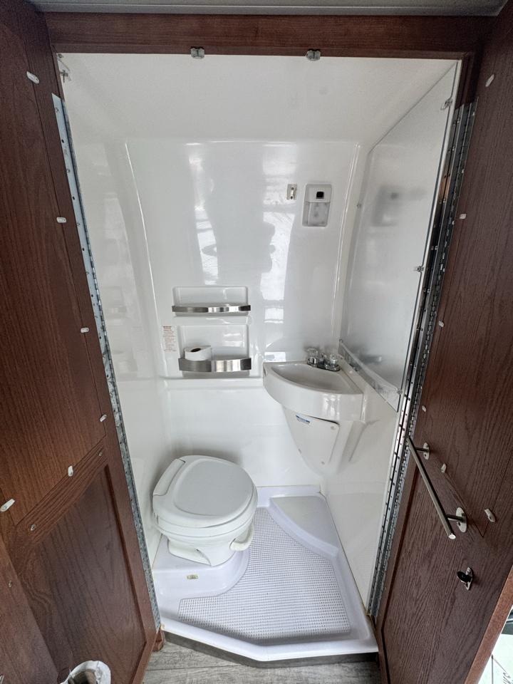 Roadtrek Motorhomes Popular Series  2021