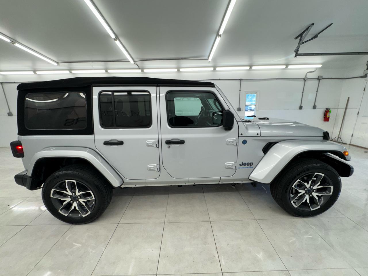 Jeep Wrangler 4xe Sport S 4x4 2024