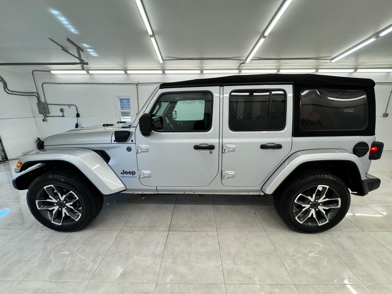 Jeep Wrangler 4xe Sport S 4x4 2024