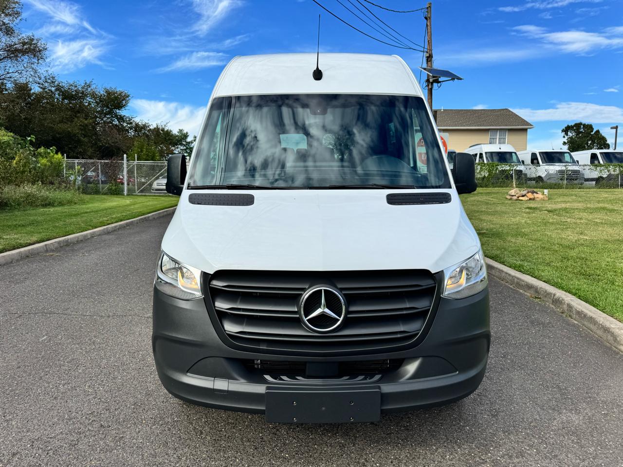 Mercedes-Benz Sprinter Passenger Van 2500 Standard Roof I4 Diesel 144" RWD 2024