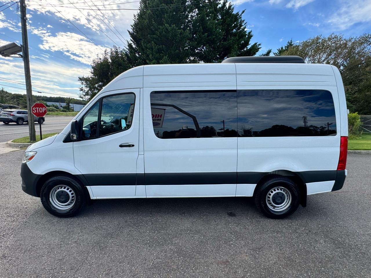 Mercedes-Benz Sprinter Passenger Van 2500 Standard Roof I4 Diesel 144" RWD 2024