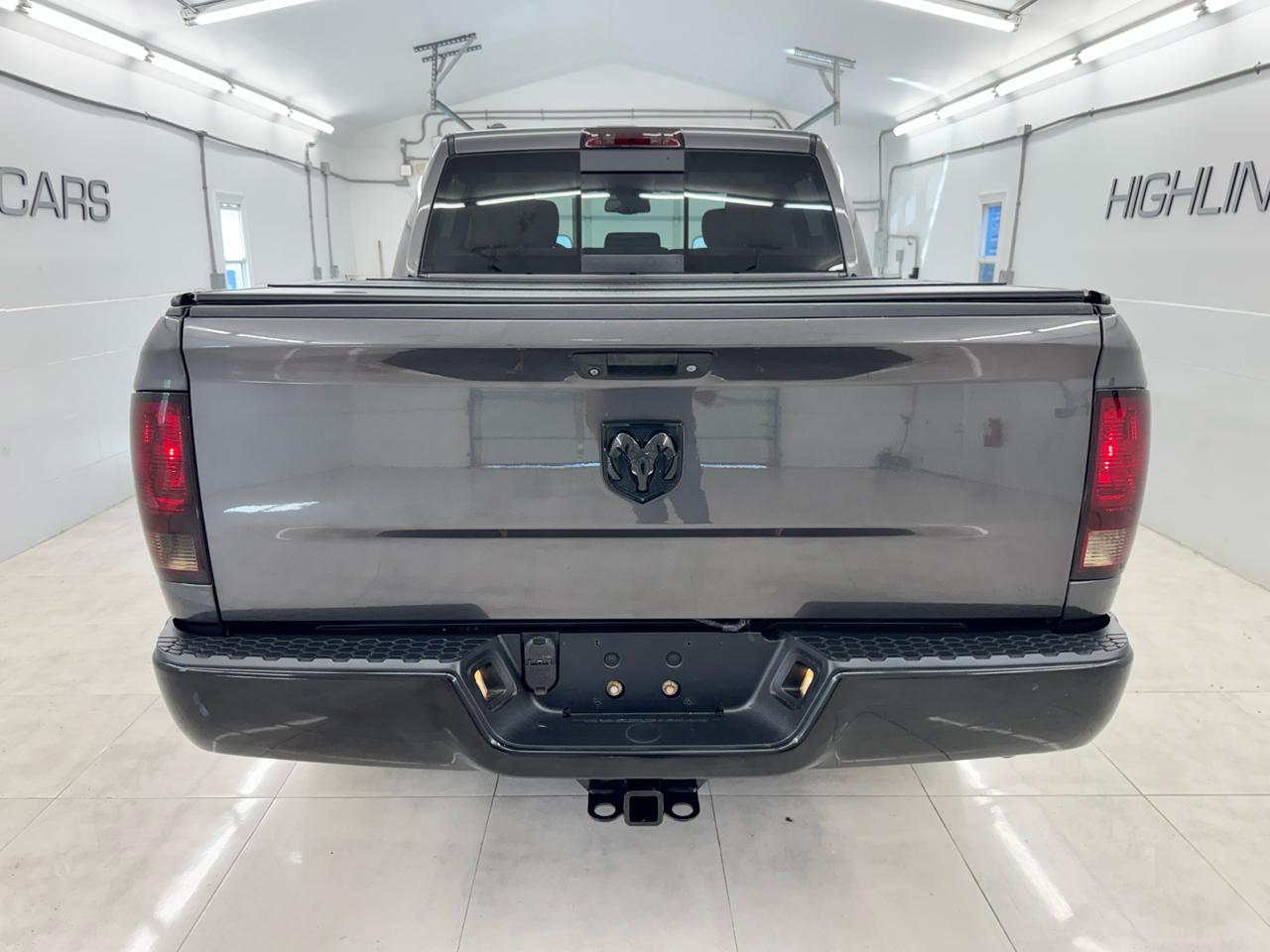RAM 1500 Outdoorsman 4x4 Crew Cab 5'7" Box 2018