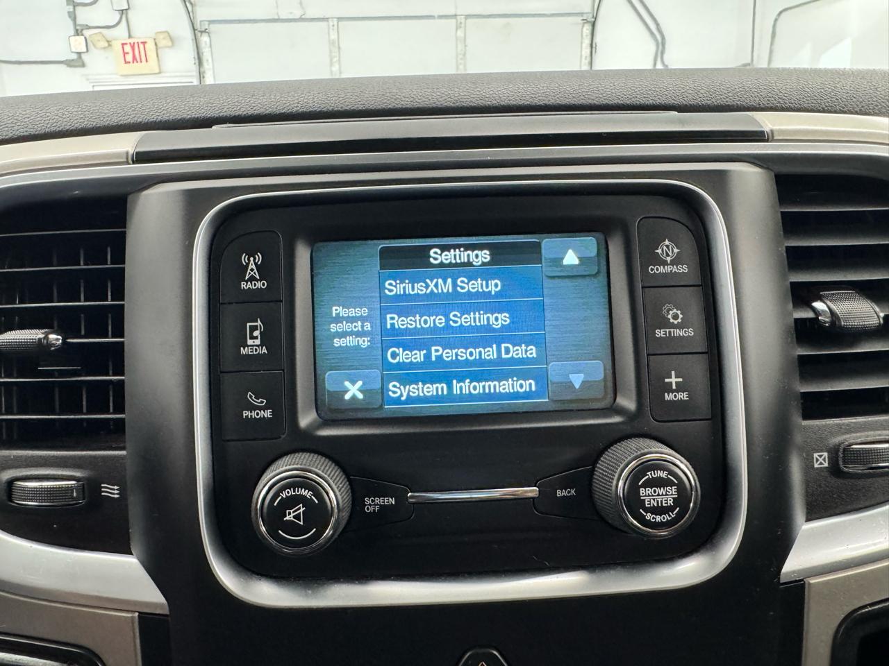 RAM 1500 Outdoorsman 4x4 Crew Cab 5'7" Box 2018