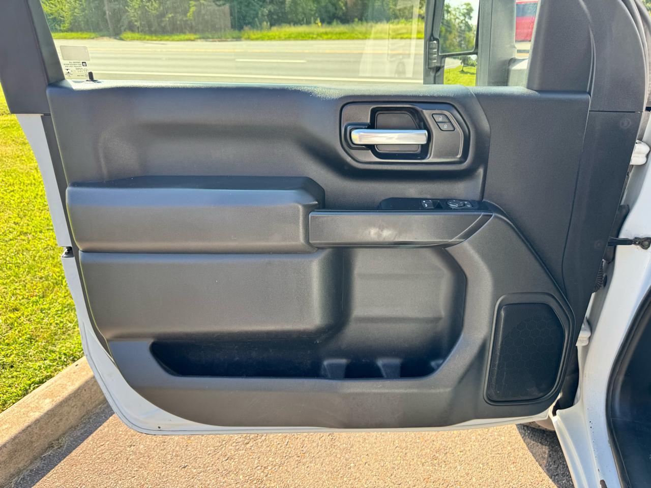 GMC Sierra 3500HD CC 4WD Reg Cab 146" WB, 60" CA Pro 2022