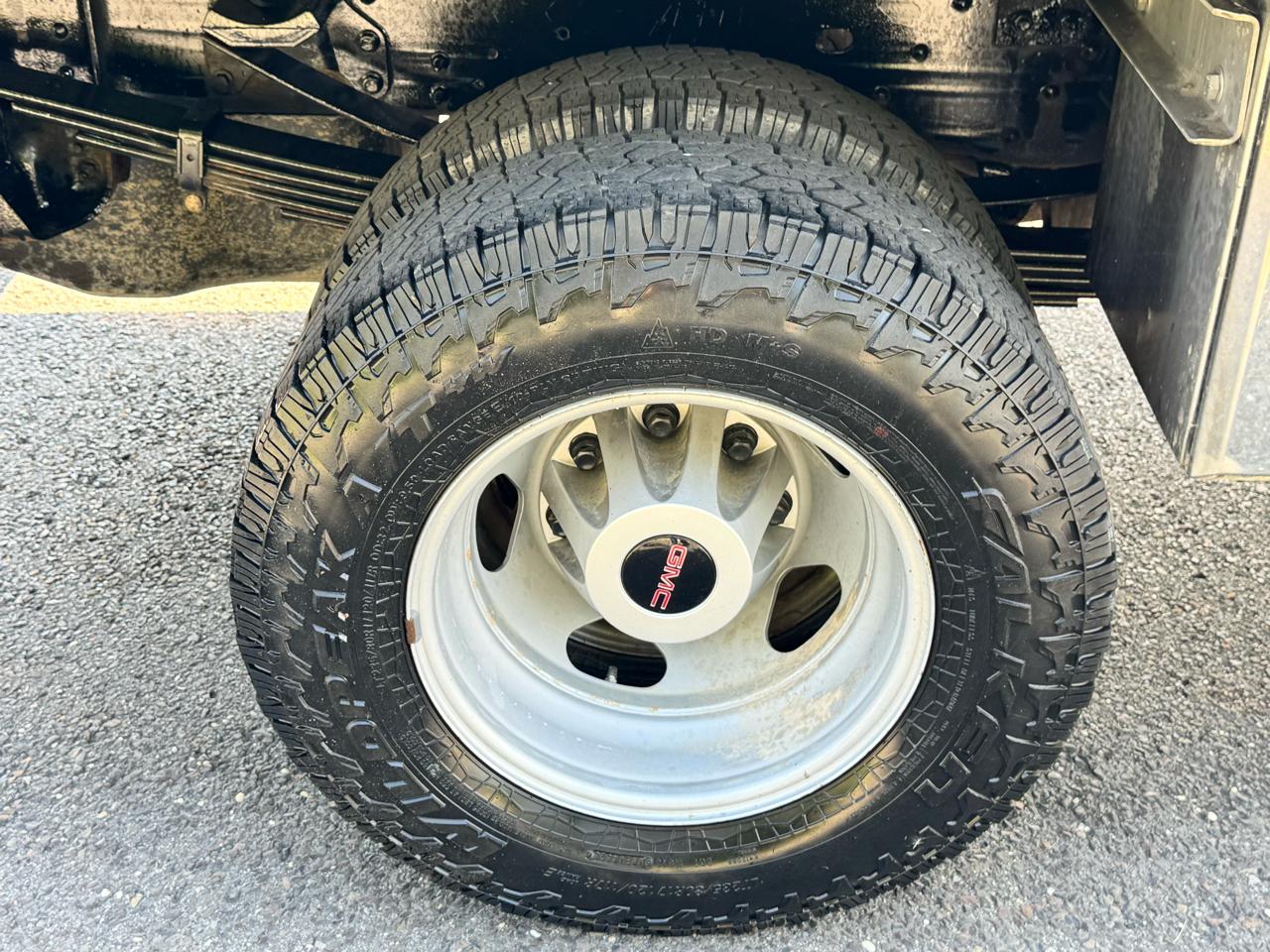 GMC Sierra 3500HD CC 4WD Reg Cab 146" WB, 60" CA Pro 2022