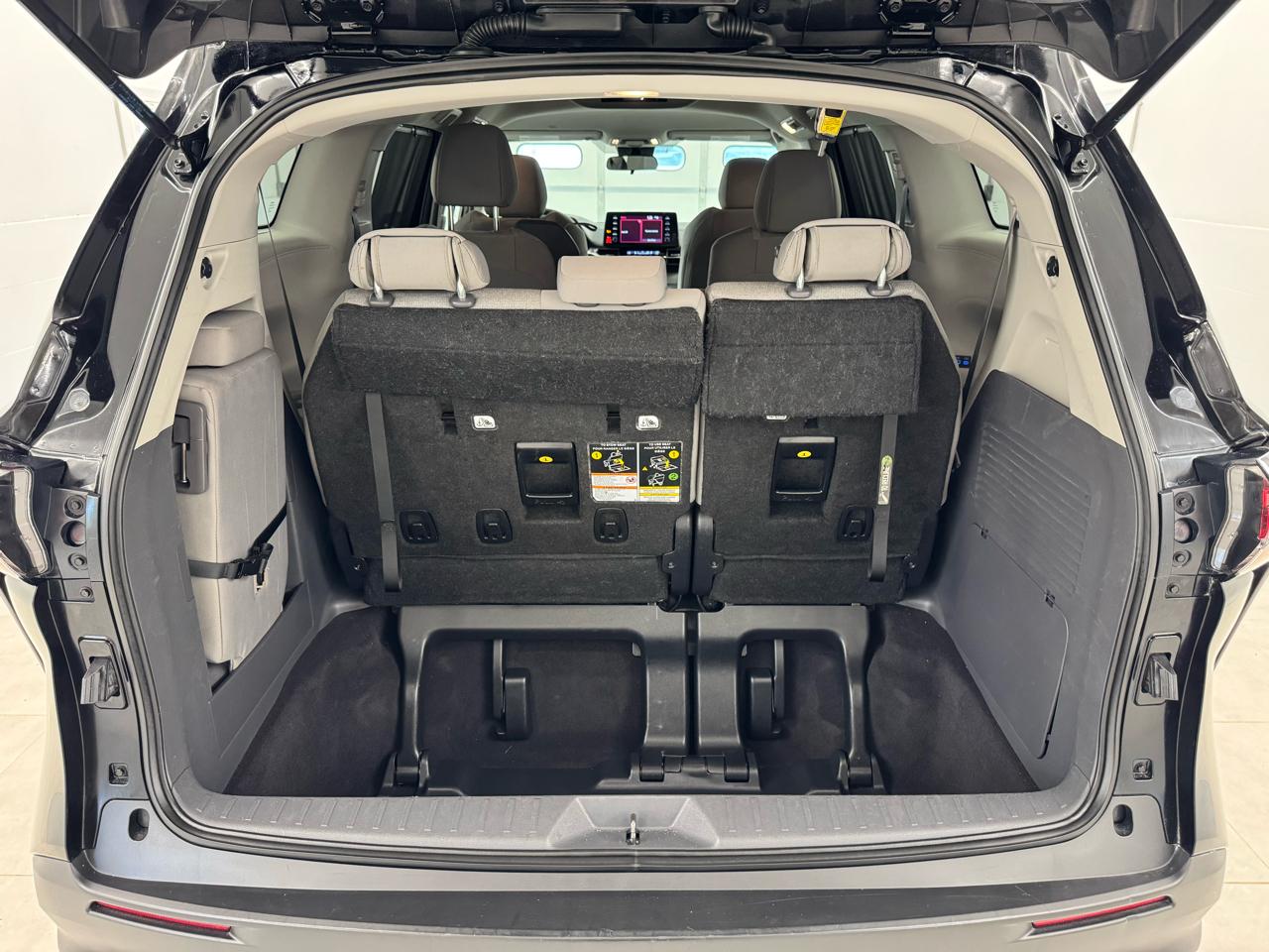 Toyota Sienna LE AWD 8-Passenger (Natl) 2024