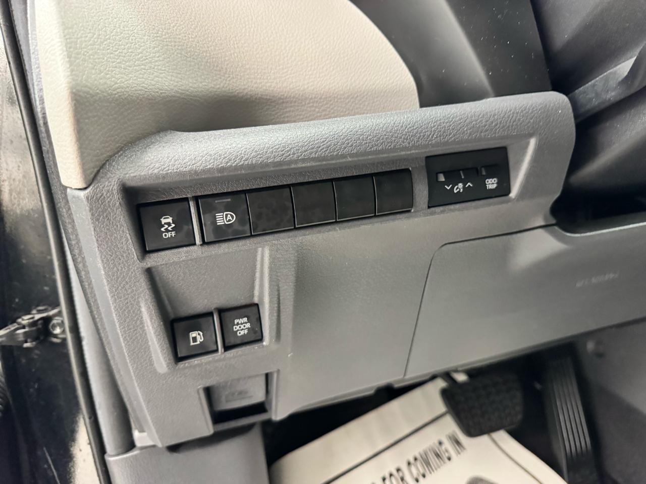 Toyota Sienna LE AWD 8-Passenger (Natl) 2024