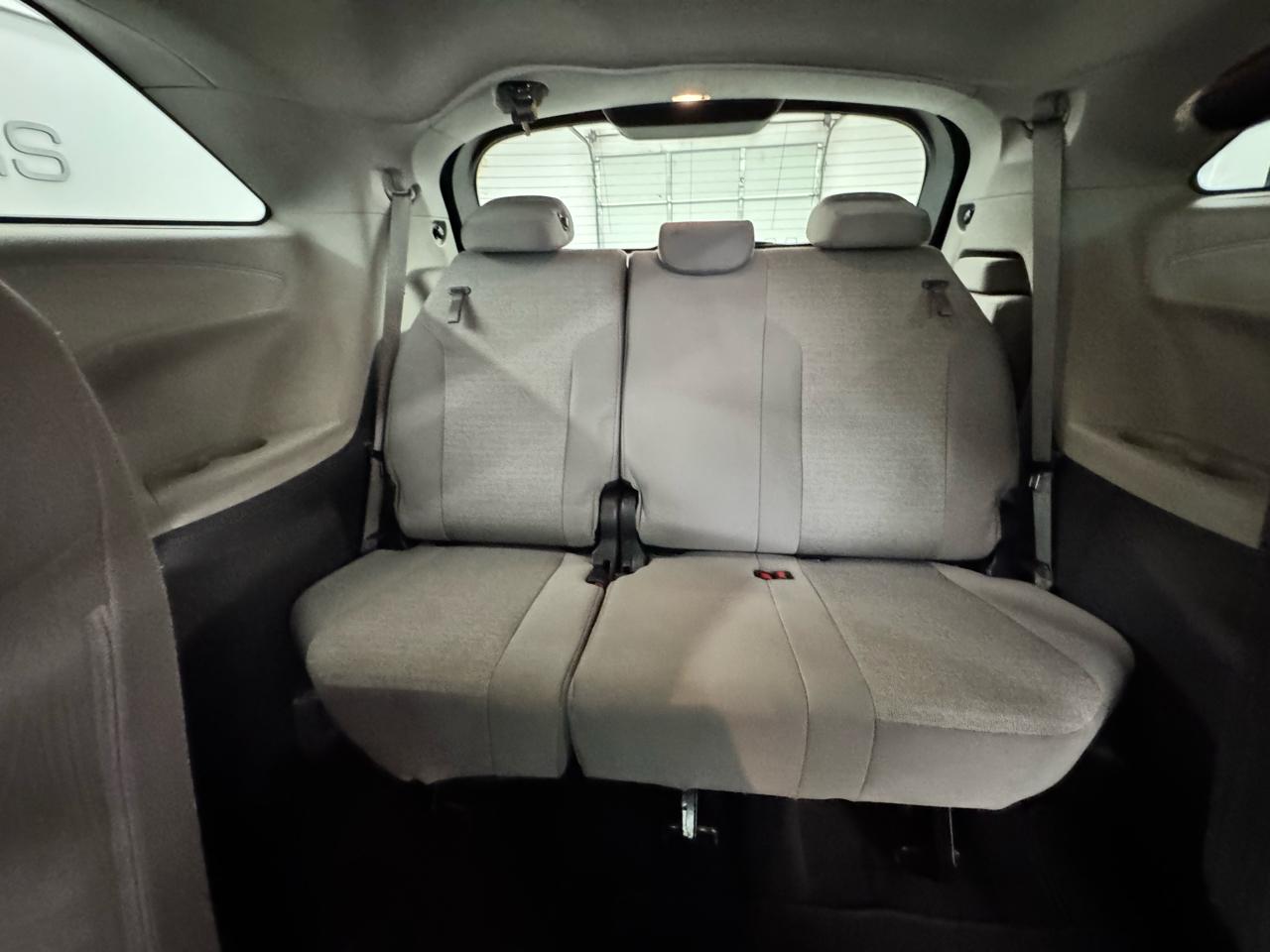 Toyota Sienna LE AWD 8-Passenger (Natl) 2024