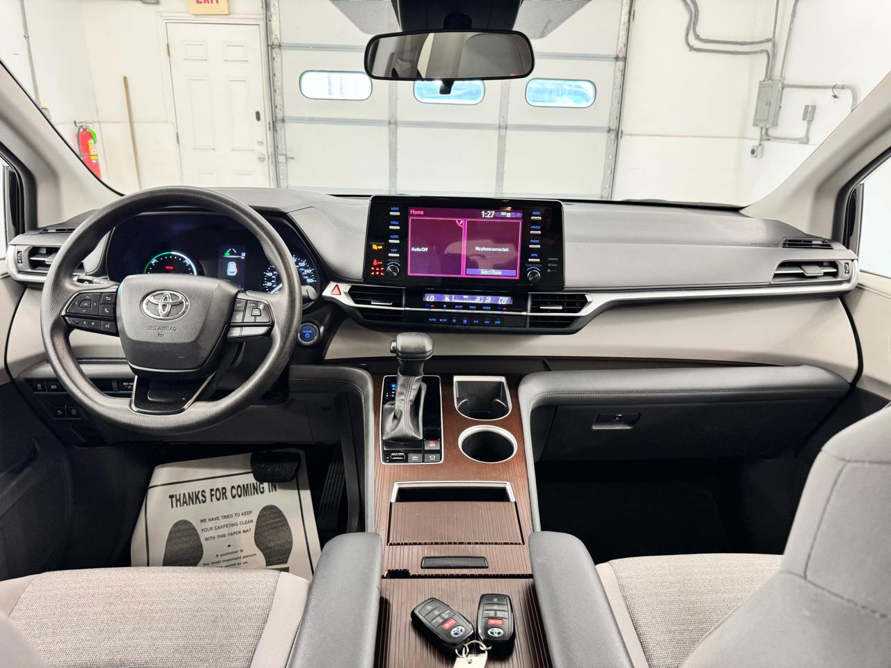 Toyota Sienna LE AWD 8-Passenger (Natl) 2024