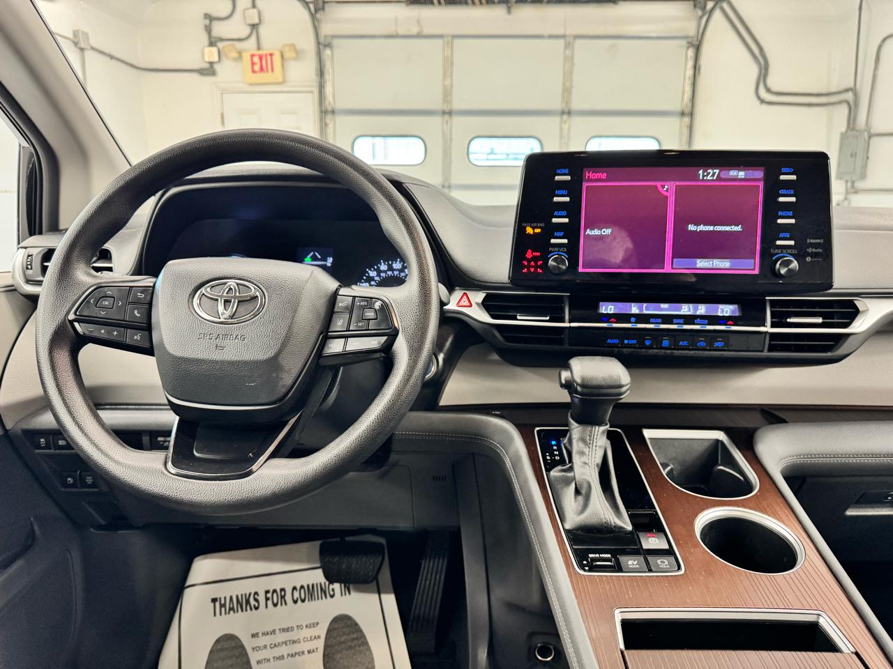 Toyota Sienna LE AWD 8-Passenger (Natl) 2024