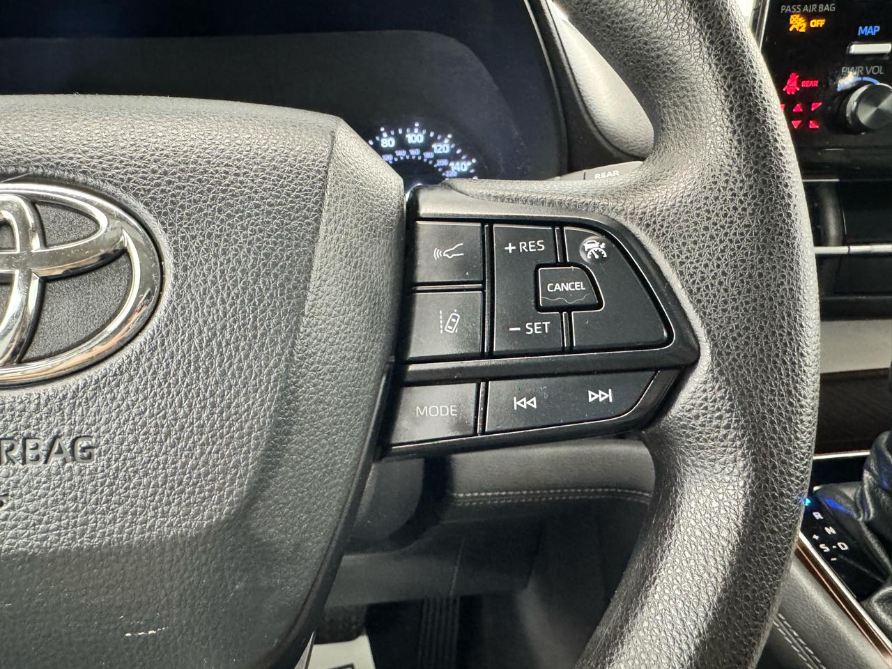 Toyota Sienna LE AWD 8-Passenger (Natl) 2024