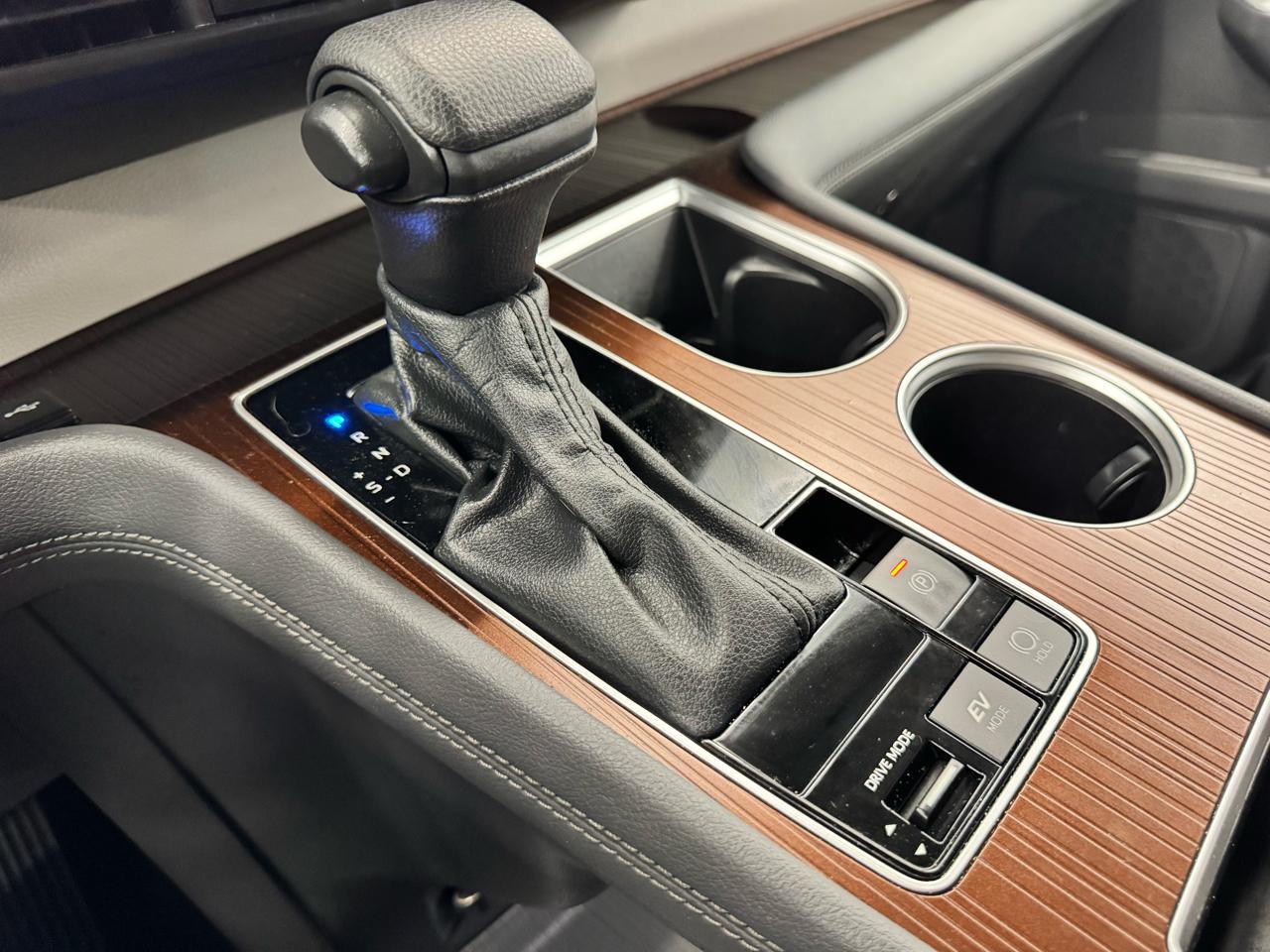 Toyota Sienna LE AWD 8-Passenger (Natl) 2024