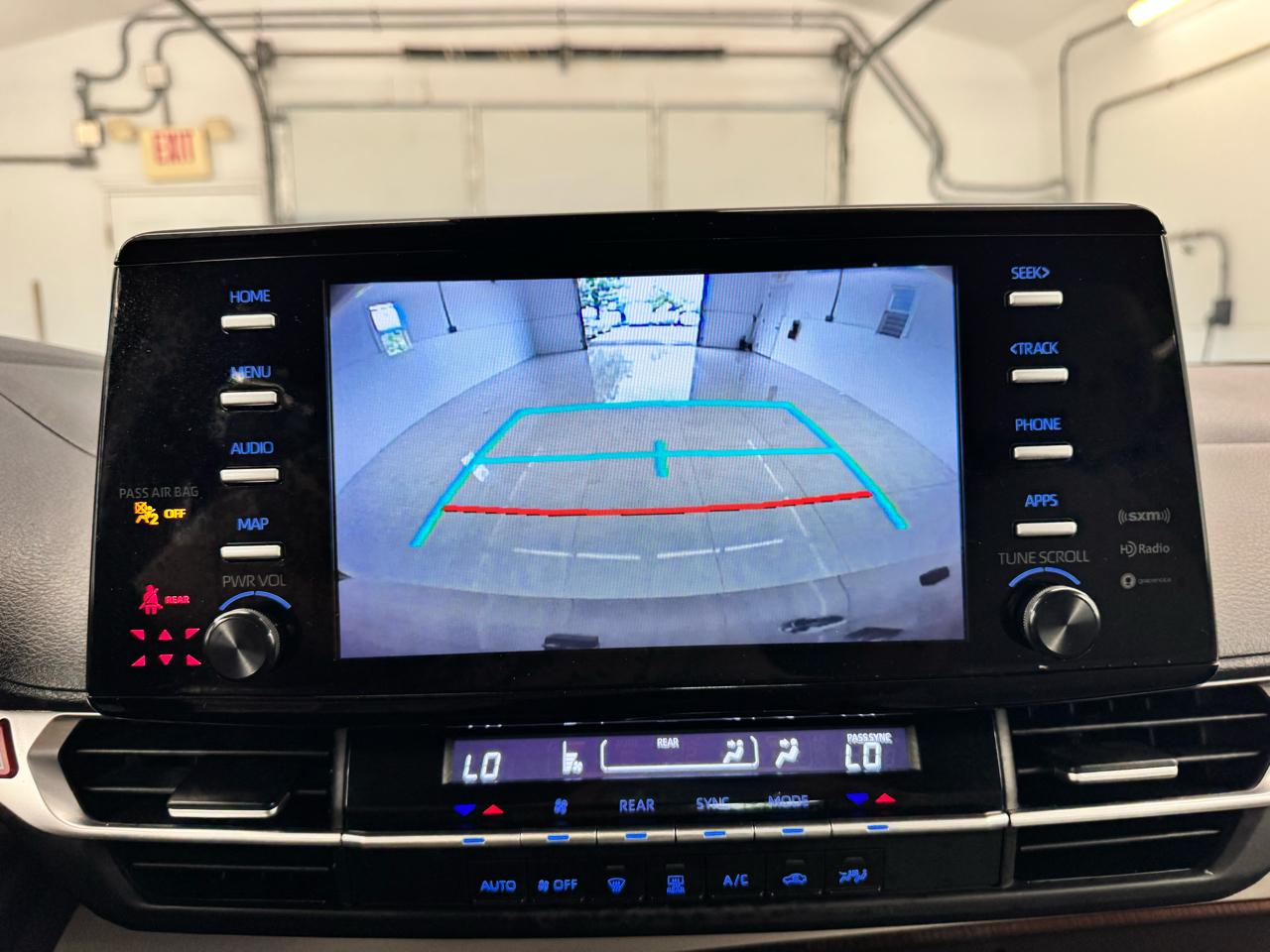 Toyota Sienna LE AWD 8-Passenger (Natl) 2024