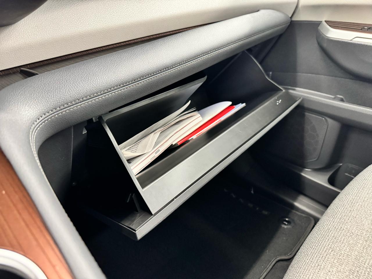 Toyota Sienna LE AWD 8-Passenger (Natl) 2024