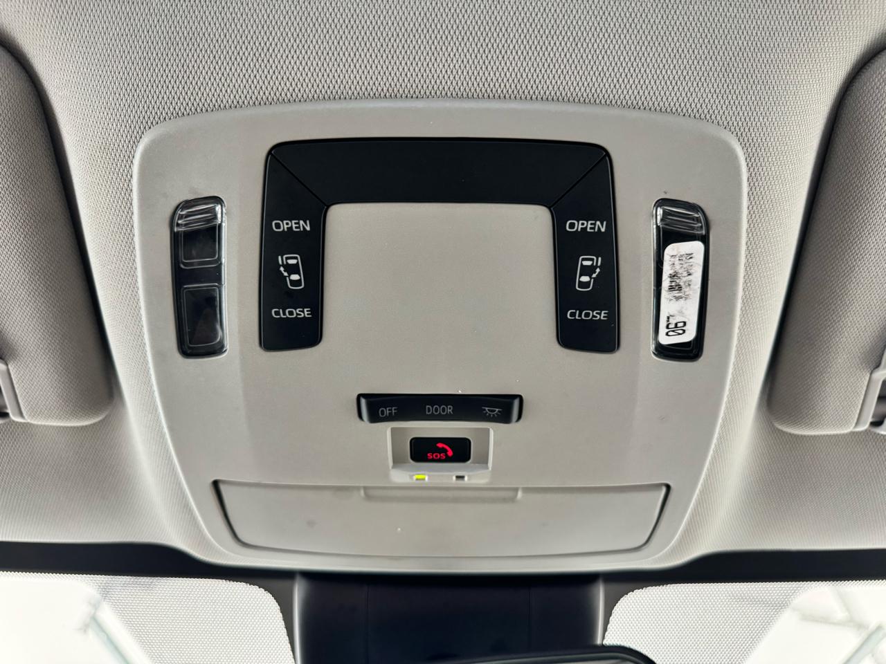 Toyota Sienna LE AWD 8-Passenger (Natl) 2024