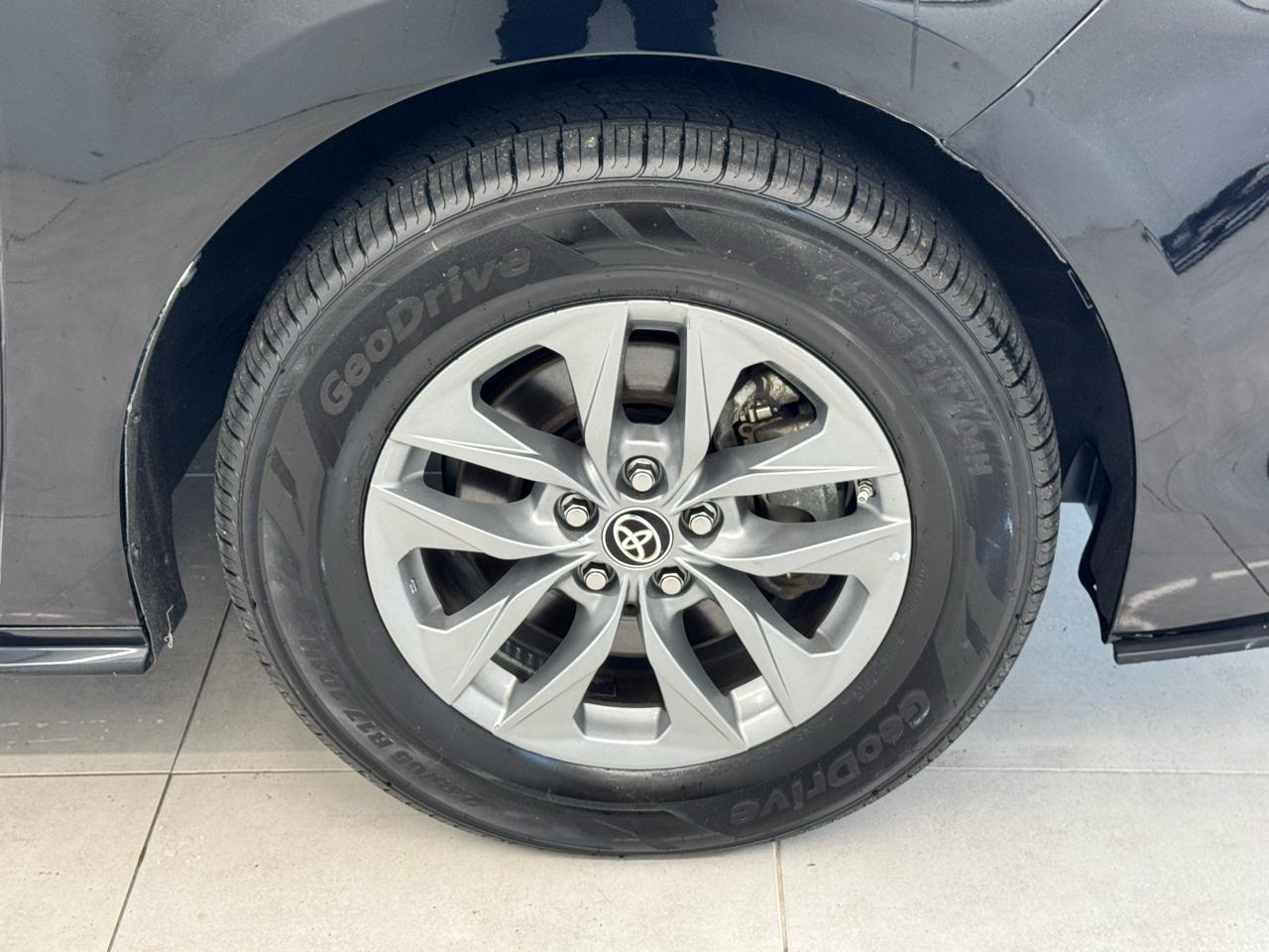Toyota Sienna LE AWD 8-Passenger (Natl) 2024