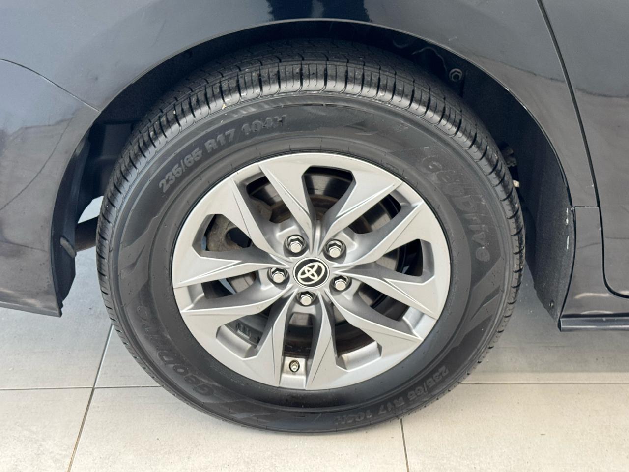 Toyota Sienna LE AWD 8-Passenger (Natl) 2024