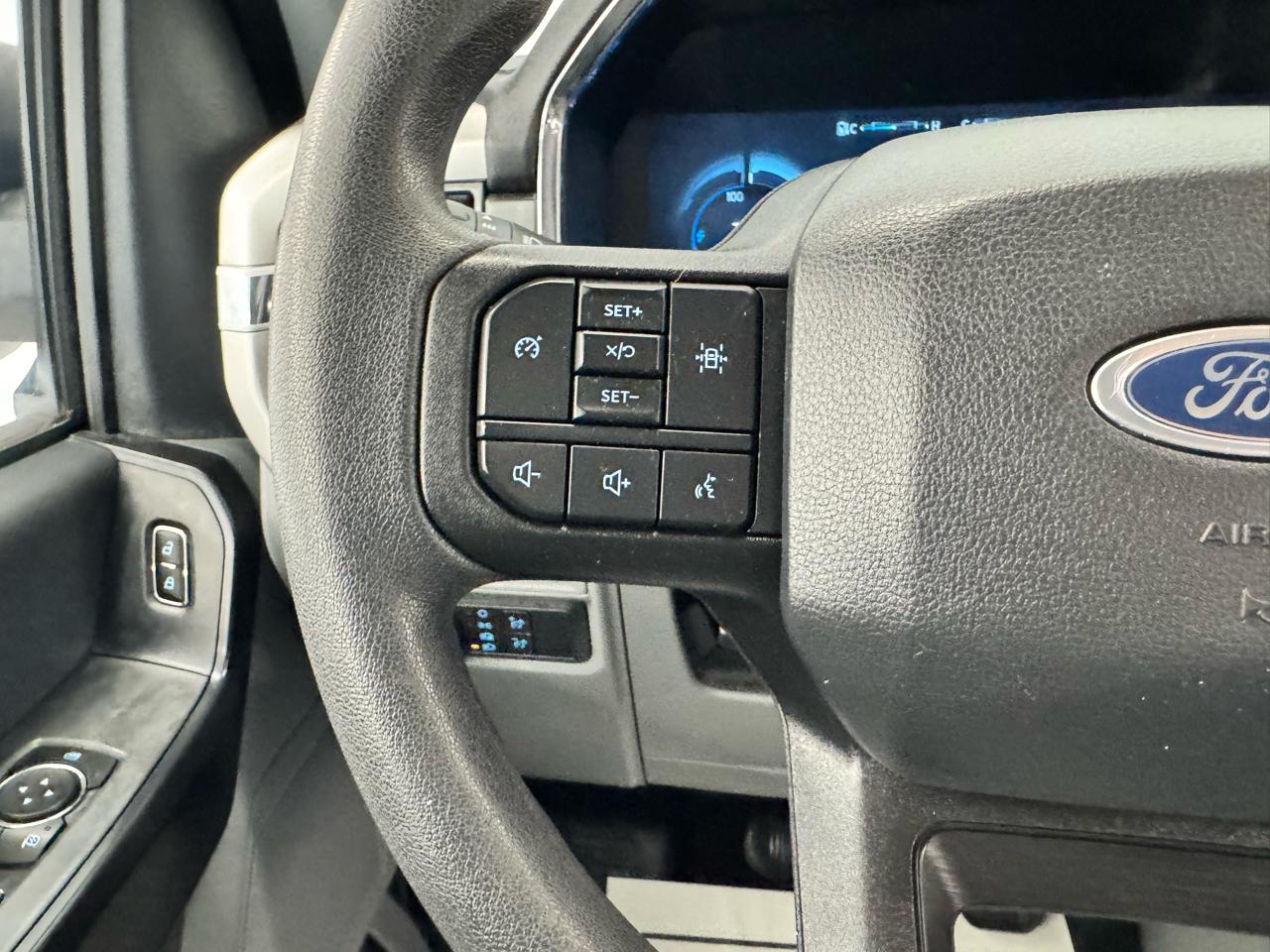 Ford F-150 Lightning LARIAT 4WD SuperCrew 5.5' Box 2022
