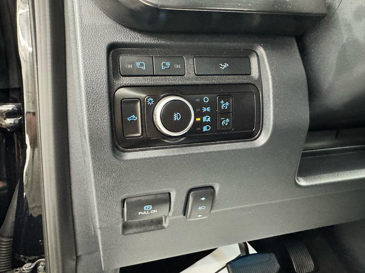 Ford Super Duty F-350 SRW Lariat 4WD SuperCab 8' Box 2023