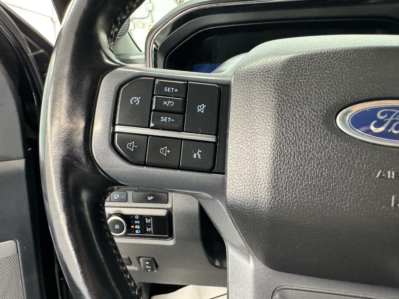 Ford Super Duty F-350 SRW Lariat 4WD SuperCab 8' Box 2023
