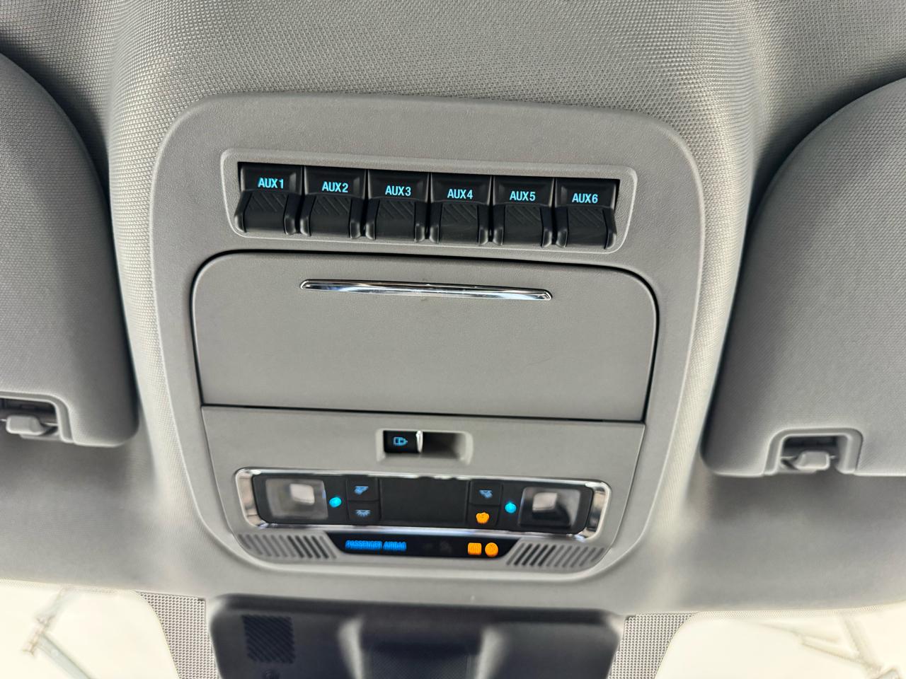 Ford Super Duty F-350 SRW Lariat 4WD SuperCab 8' Box 2023