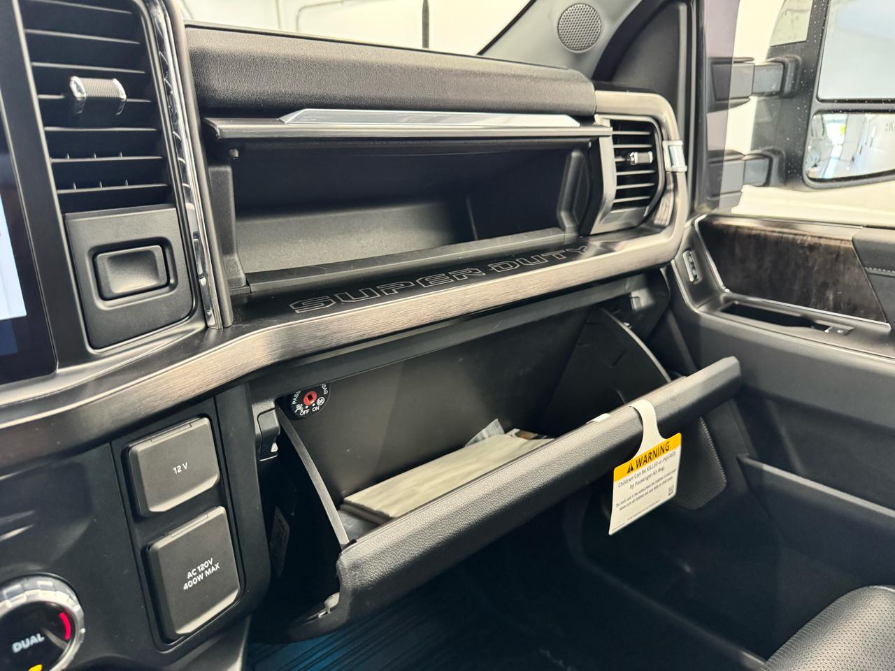 Ford Super Duty F-350 SRW Lariat 4WD SuperCab 8' Box 2023
