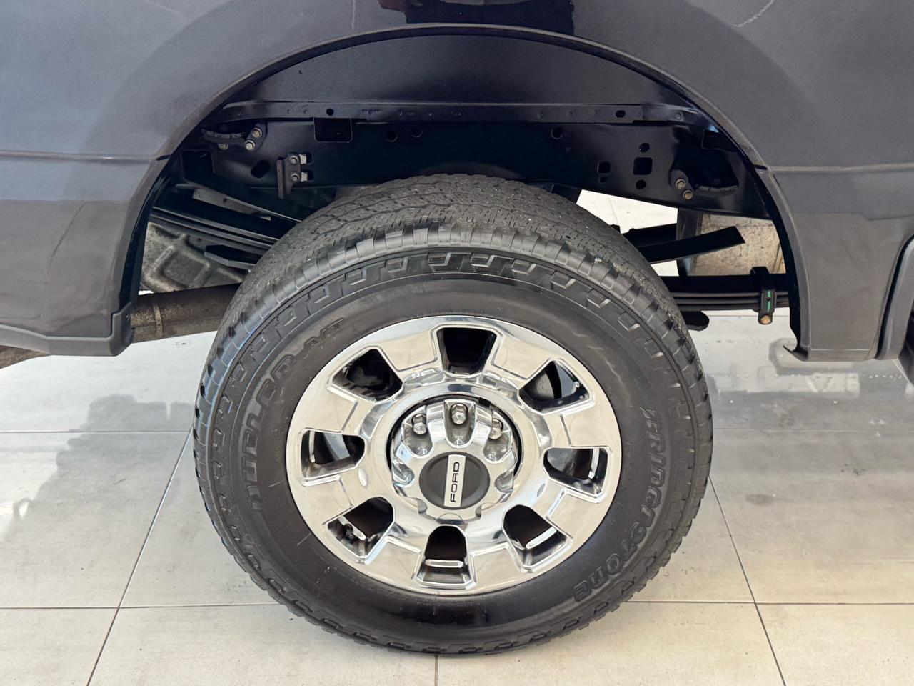 Ford Super Duty F-350 SRW Lariat 4WD SuperCab 8' Box 2023