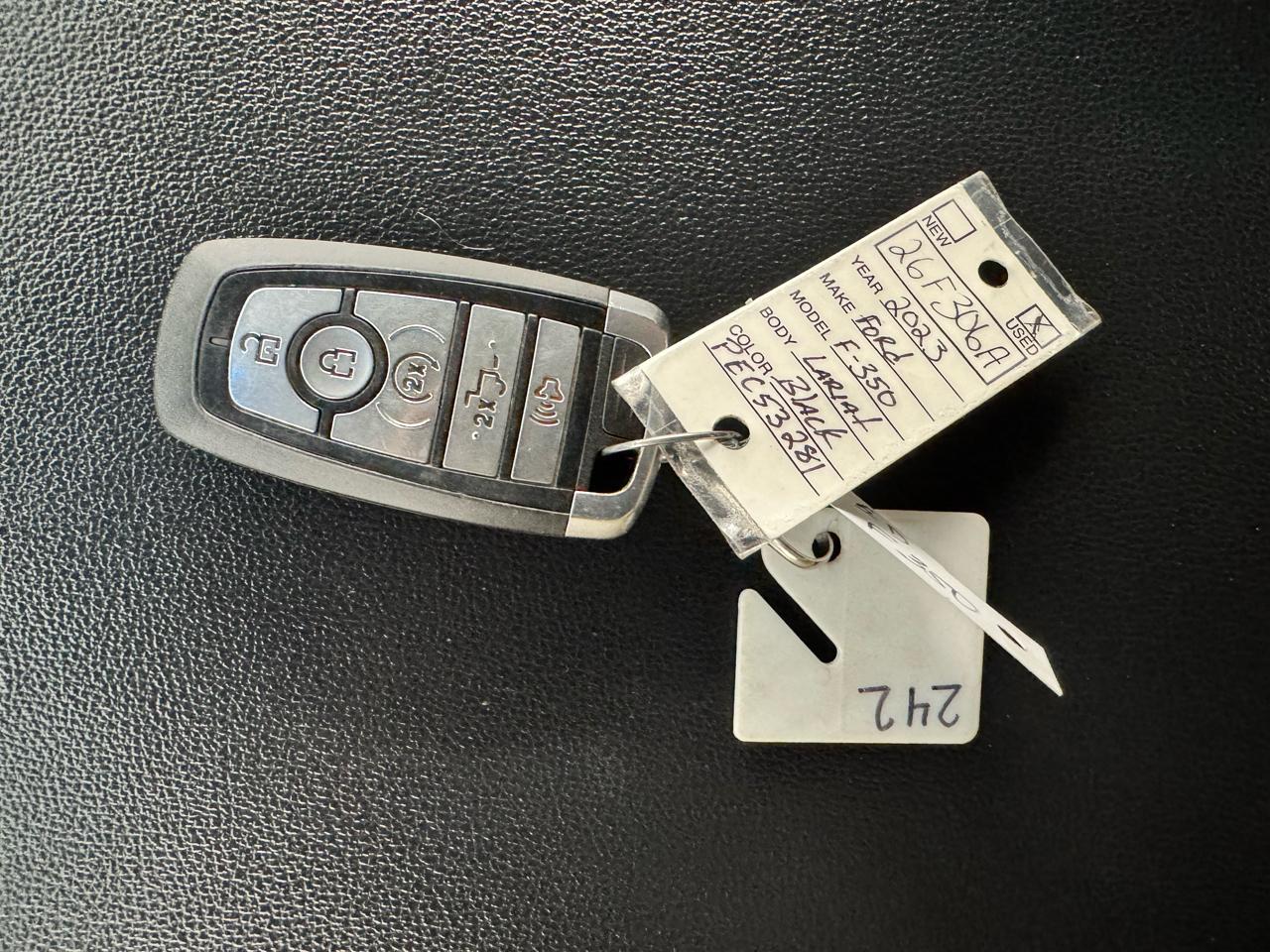 Ford Super Duty F-350 SRW Lariat 4WD SuperCab 8' Box 2023