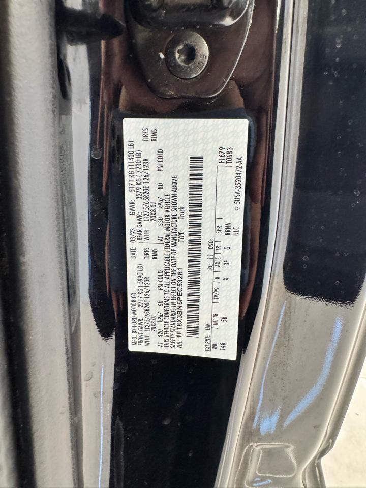 Ford Super Duty F-350 SRW Lariat 4WD SuperCab 8' Box 2023