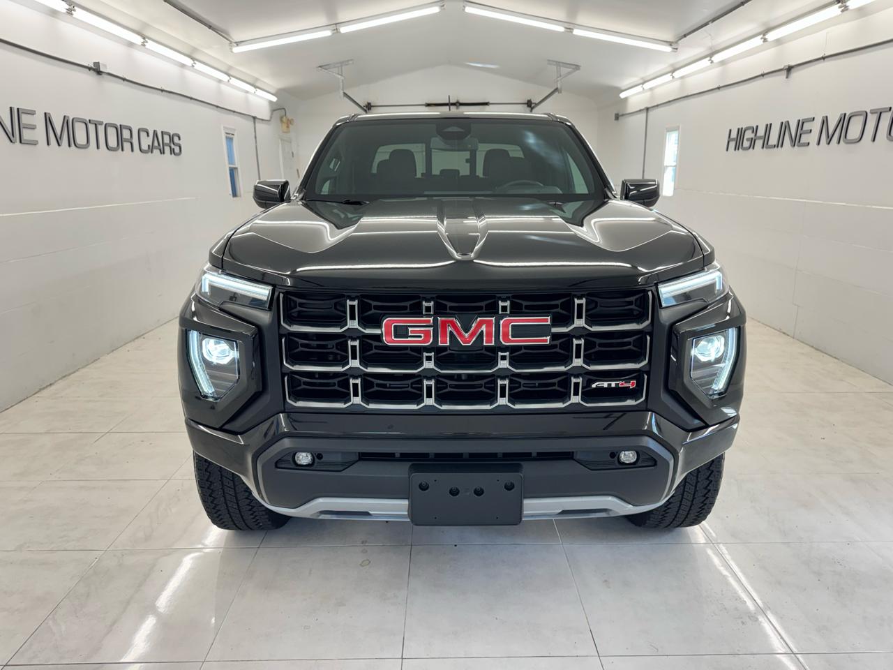GMC Canyon 4WD Crew Cab AT4 2024