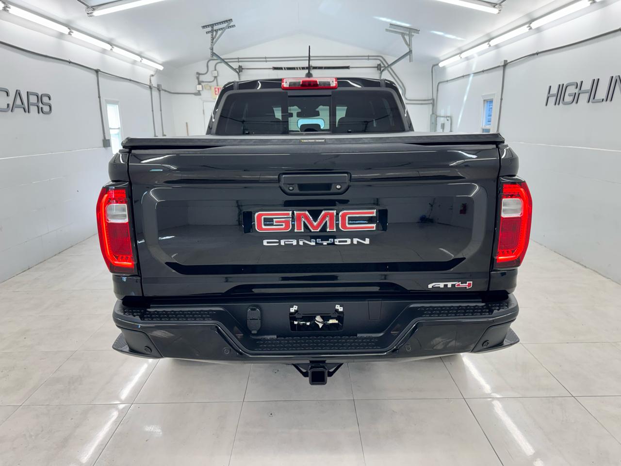GMC Canyon 4WD Crew Cab AT4 2024