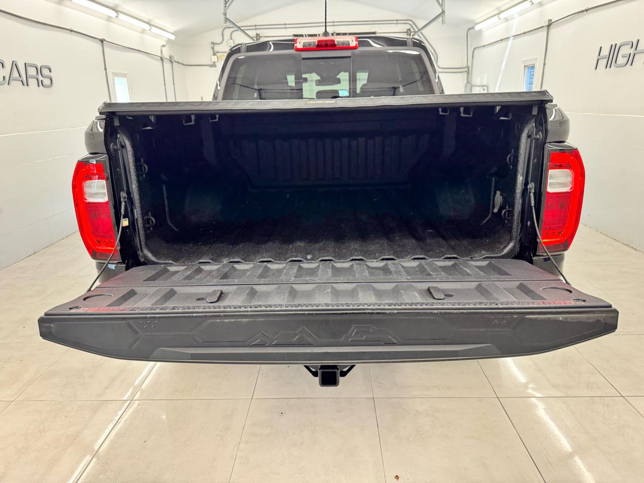 GMC Canyon 4WD Crew Cab AT4 2024