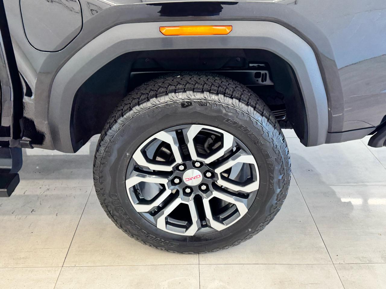 GMC Canyon 4WD Crew Cab AT4 2024